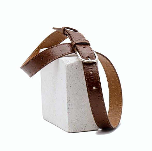 ceinture de 3 cm en cuir pleine fleur en cuir imprimé autruche et boucle laiton massif