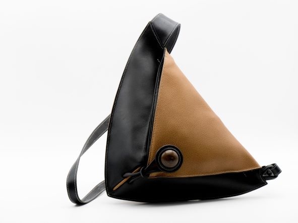 Sac à bandoulière Delta I en cuir désert grainé