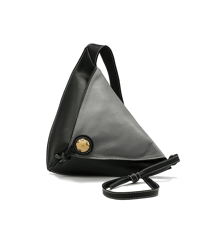Sac à bandoulière Delta II en cuir grainé pleine fleur