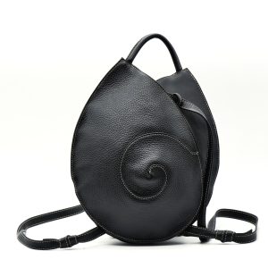 Sac à dos en cuir noir et bretelles réglables